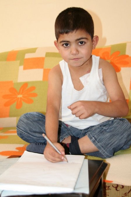 İki böbreği de olmayan minik Hazat nakil bekliyor