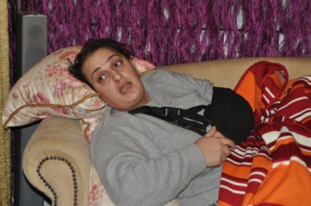 İki çocuk annesi kadın 'yol tartışması' yüzünden darp edildiğini iddia etti