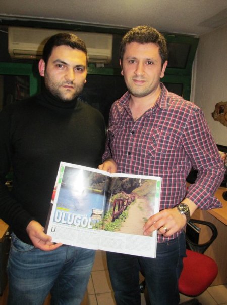 İki genç görüntülü dergi çıkardı