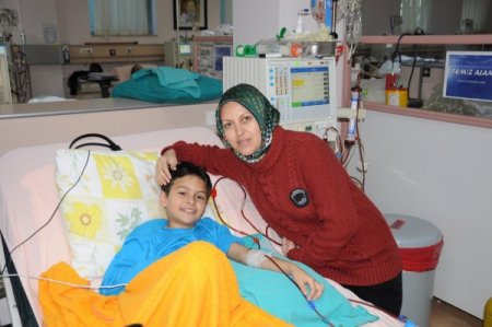 İki gün okulda üç gün diyalizde