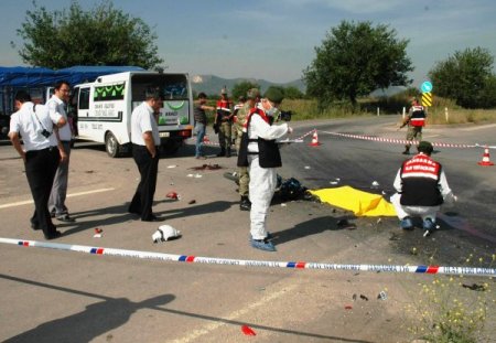 İki Kardeş Ve Amcaoğlunu Okul Yolunda Ölüm Ayırdı