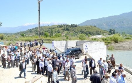 İki köyü birbirine bağlayacak köprünün temeli atıldı