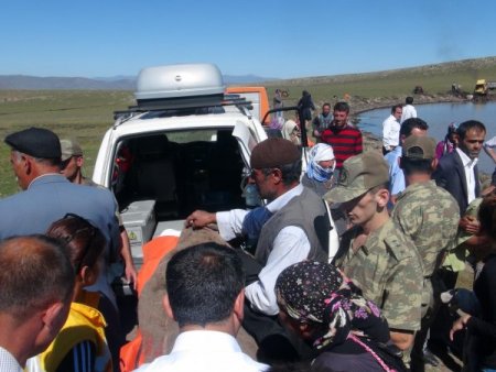 İki kuzen gölette boğuldu