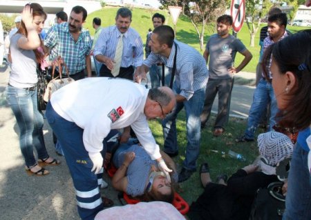 İki minibüsün karıştığı kazada 6 kişi yaralandı