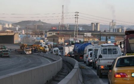 İki Tır'ın Çarpıştığı Kazada Faciadan Dönüldü