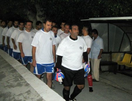 İki ülkenin polisleri Rodos'ta dostluk maçı yaptı