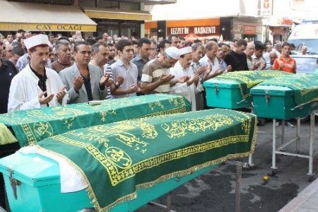 İki Yıl Önce Nikahını Kıydığı Çiftin Bu Defa Cenaze Namazını Kıldırdı