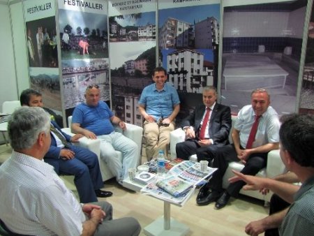 İkizce Belediyesi’nin Feshane'deki standı ziyaretçi akınına uğradı