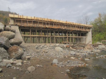 İkizce'de Başönü Köprüsü'nün yapımı bitti