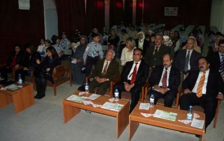 İklim İzcileri Projesi'ne Katılan Öğrencilere Sertifika Verildi