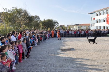 İl Afet ve Acil Durum Müdürlüğü lise öğrencilerine afet eğitimi verdi