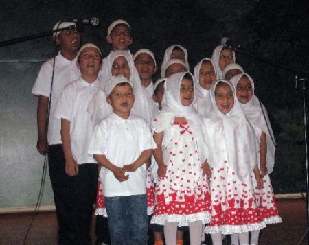 İlahi Okuyan Minik Romanlar Ağlattı