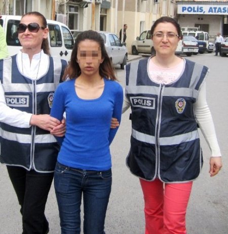 'İlandaki aracınızı alacağız’ diyerek dolandırıcılık yapan 2 kadın yakalandı