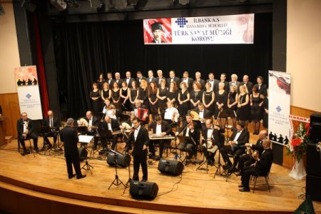 İlbank Korosu'ndan Türk sanat müziği ziyafeti