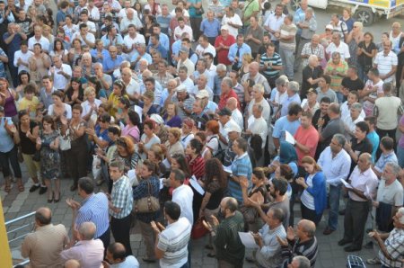 İlçe hayali suya düşen Altınoluklular protesto eylemi yaptı