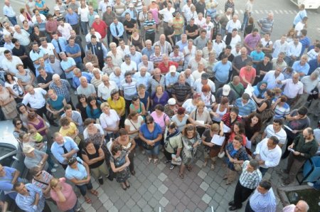 İlçe hayali suya düşen Altınoluklular protesto eylemi yaptı
