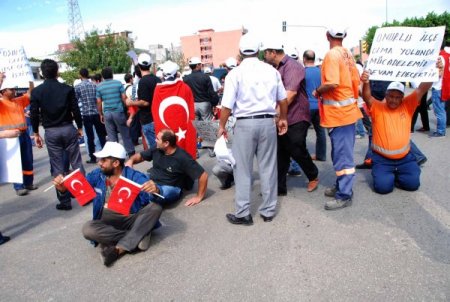 İlçe olmak isteyen Payaslılar, yol kapattı