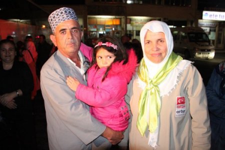 İlk hacı kafilesi gece yarısı ilçeye dönüş yaptı