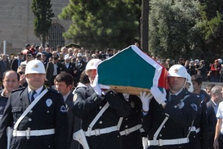 İlk Motorlu Yunus Görevinde Şehit Olan Polis Memuru, Son Yolculuğuna Uğurlandı