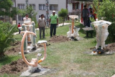 İlkadım Belediyesi Parklara Fitness Aletleri Kurarak Halkı Spora Teşvik Ediyor