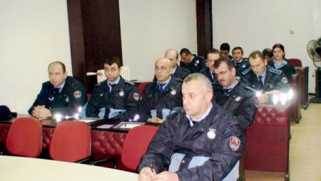 İlkadım Belediyesi’nden zabıtalara hizmet içi eğitim