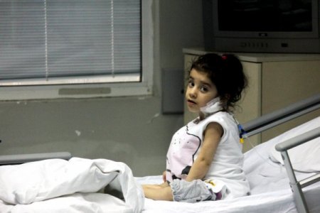 İlknur, Karnına Yapışık İkizinden Ayrıldı