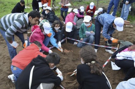 İlköğretim Öğrencileri Bölgede Yaşayan Bitki Ve Hayvanları İnceleyerek Öğrendi