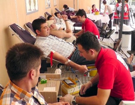 İlköğretim öğrencileri kan bağışı kampanyası düzenledi