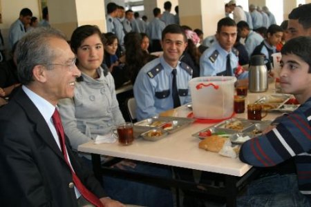 İlköğretim Öğrencileri Polis Okulu'nda Kahvaltı Yaptı