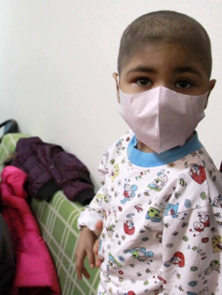 İlköğretim öğrencilerinden lösemi hastası Nisa’ya moral ziyareti