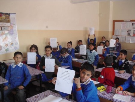 İlköğretim Öğrencilerinden Okuma Yazma Seferberliği