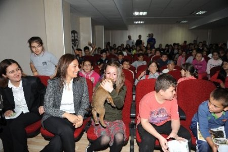 İlköğretim öğrencilerini, hayvanları tanıdı
