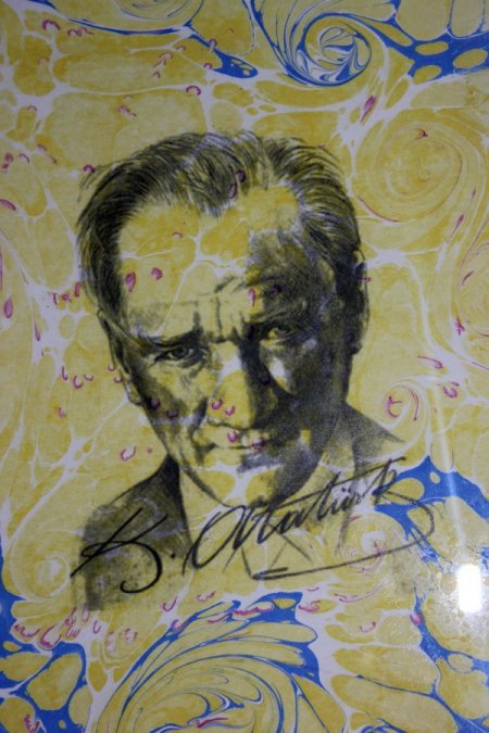 İlköğretim Öğrencilerinin Ebru Sergisi Törenle Açıldı