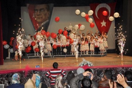 İlköğretim öğrencilerinin ‘okuma şenliği’ büyük beğeni topladı