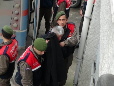 İlköğretim öğrencisi Kader Demiroğlu'nun katil zanlısı aileyi suçladı