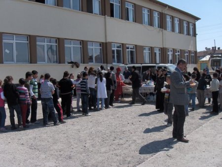 İlköğretim Okulunda Nevruz Coşkusu