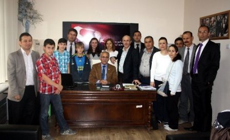 İlkokul öğrencileri, İznik çinisinin kayıp rengini film yaptı