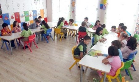 İlkokul öğrencileri öğretmenlik yapıyor