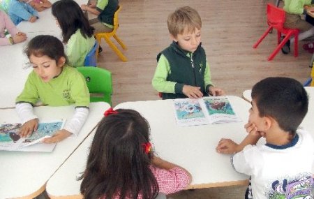 İlkokul öğrencileri öğretmenlik yapıyor