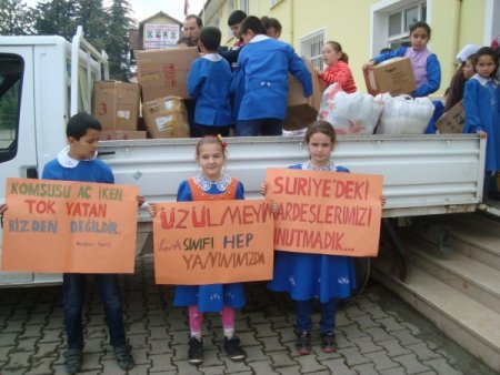 İlkokul öğrencilerinden Suriye’ye yardım kampanyası