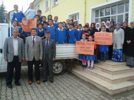 İlkokul öğrencilerinden Suriye’ye yardım kampanyası