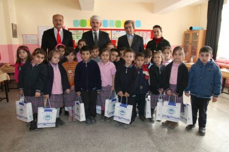 İlkokul öğrencilerinin sağlıkları okullarında kontrol edilecek