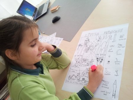 İlkokul öğrencisi çizdiği 'gizli resim'le dikkat çekiyor