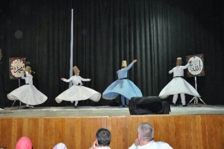 İmam hatip lisesi öğrencileri Kur’an-ı Kerim ziyafeti sundu