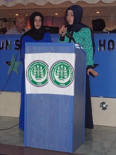 İmam hatipli kızlardan Kutlu Doğum programı