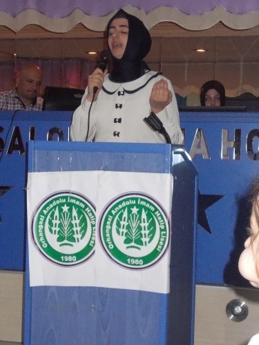 İmam hatipli kızlardan Kutlu Doğum programı