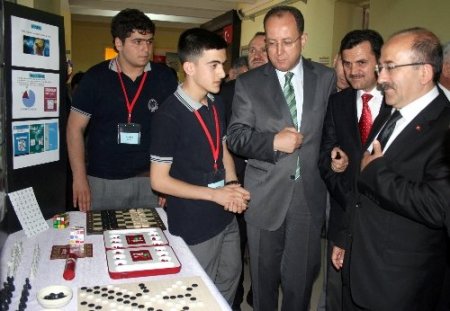 İmam hatipliler, projelerini Bilim Fuarı’nda sergiledi