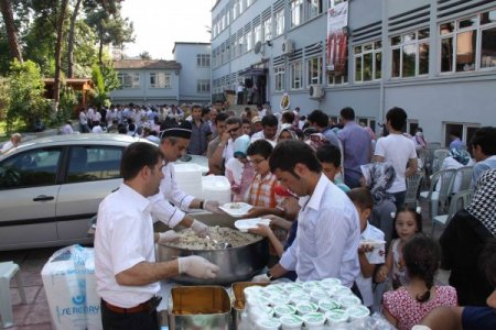 İmam Hatipliler Geleneksel Pilav Günü’nde Buluştu