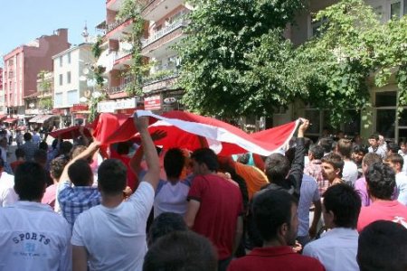 İmam Nikahlı Eşini Terk Edip, İnternette Tanıştığı Gence Kaçan Gaziantepli Gelin, Alaplı'yı Karıştırdı