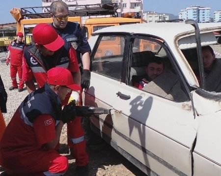 İmamlara arama kurtarma eğitimi verildi
